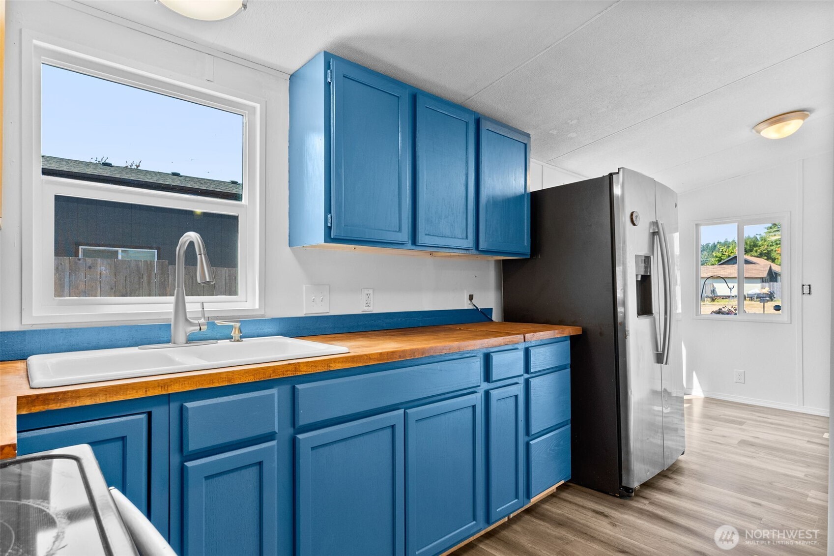 1239 Central Avenue Property Photo 6
