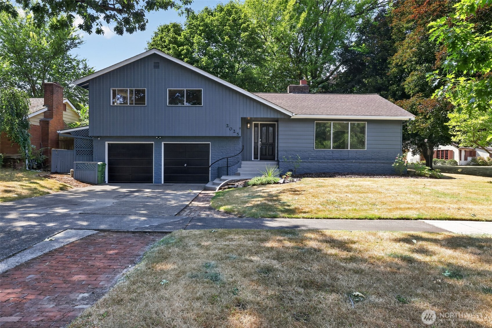 2025 Olympia Way Property Photo 1