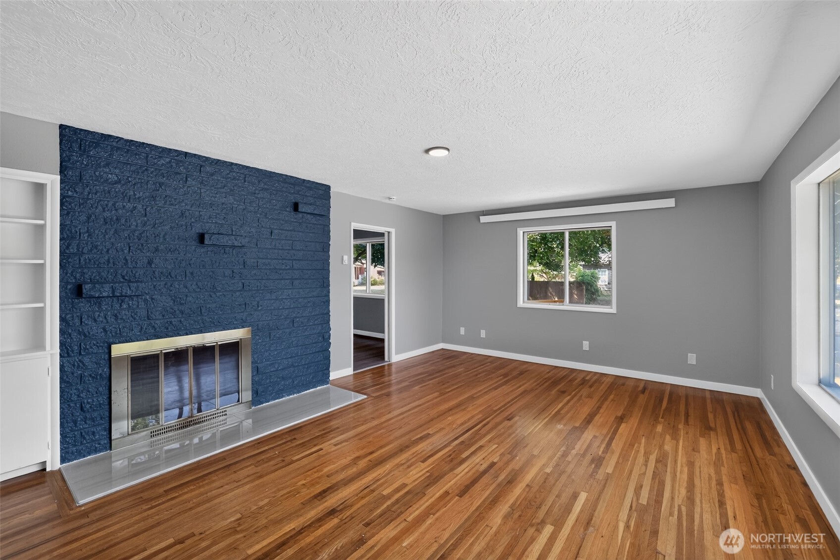 2025 Olympia Way Property Photo 4