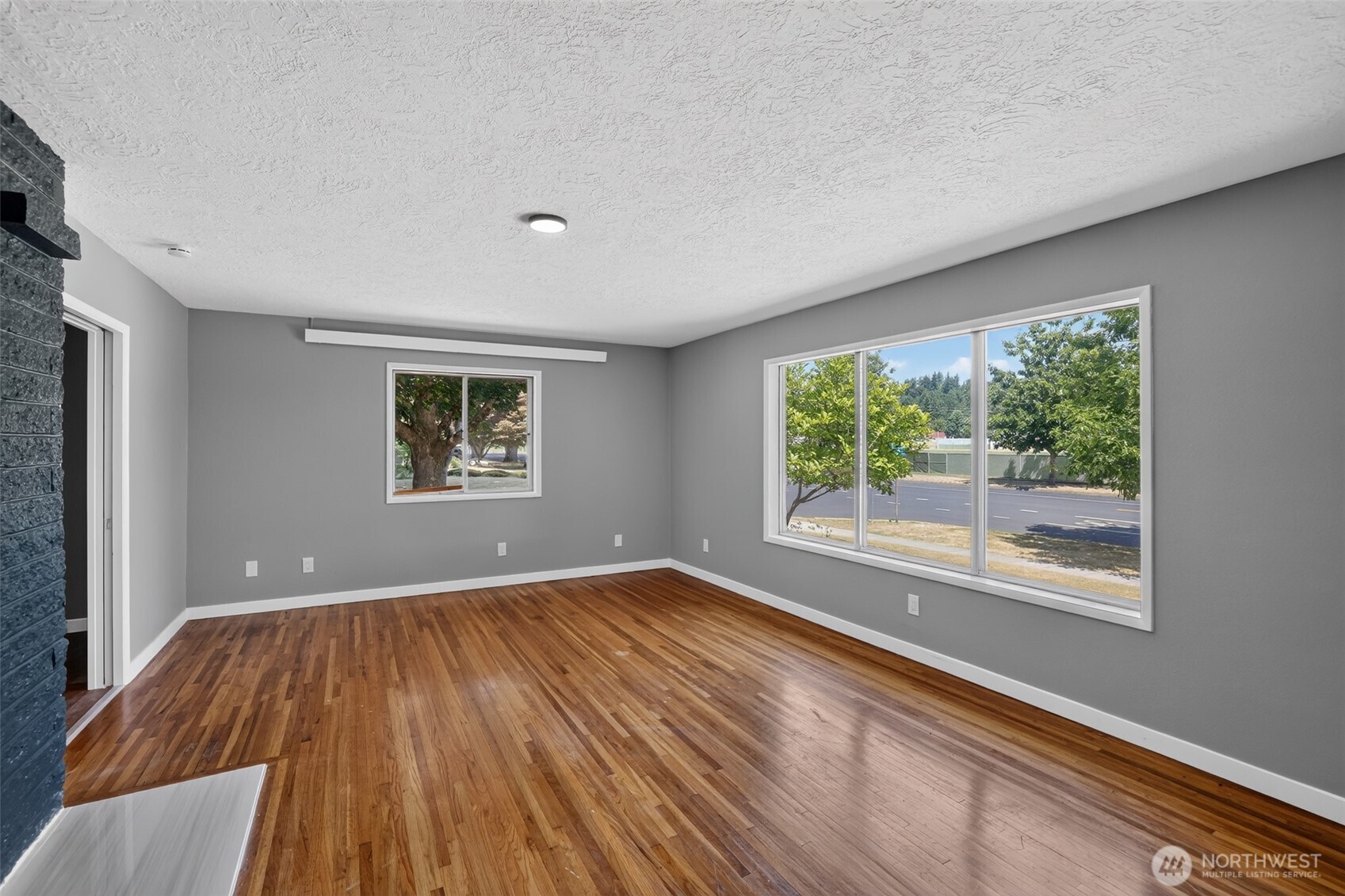 2025 Olympia Way Property Photo 5