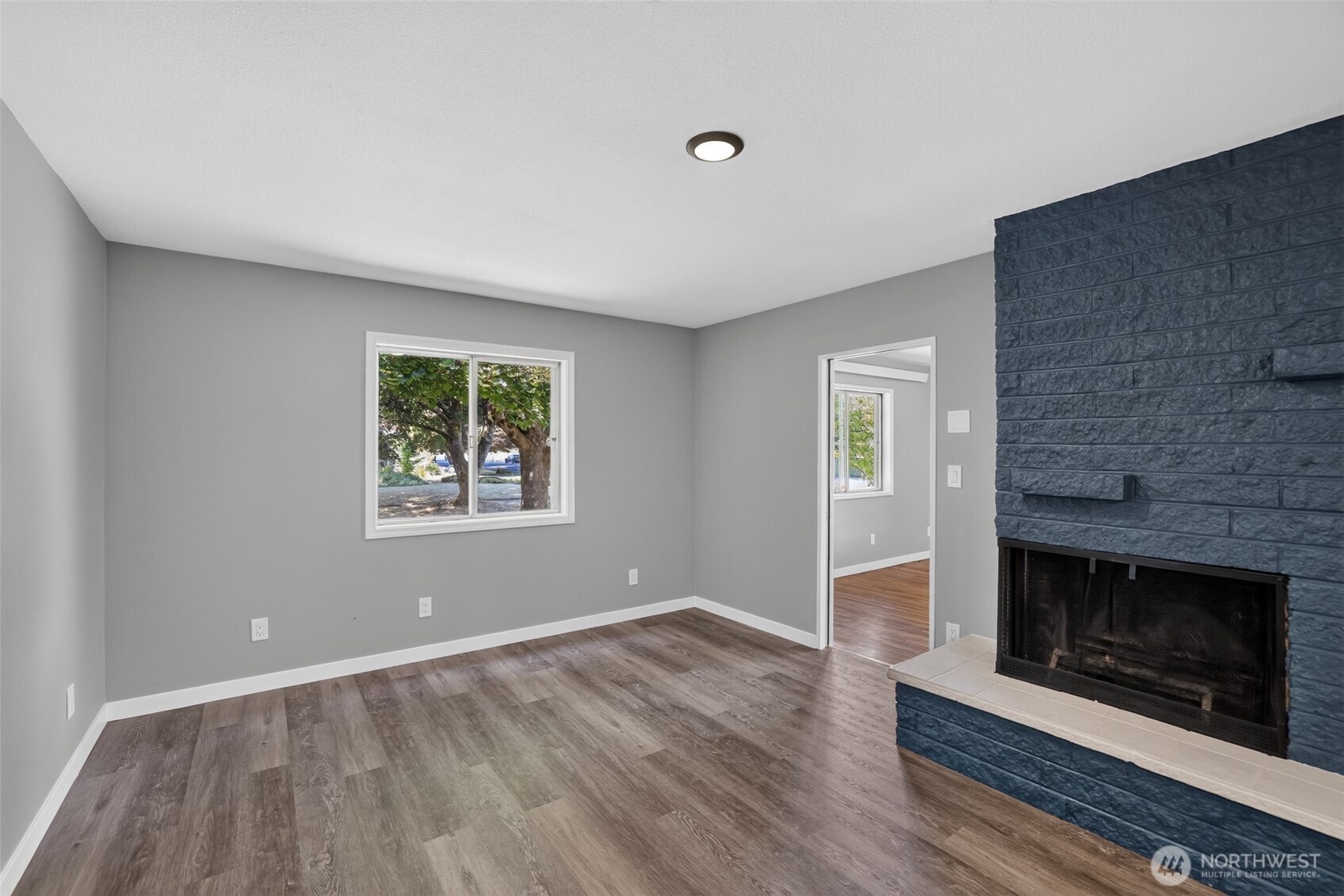 2025 Olympia Way Property Photo 7