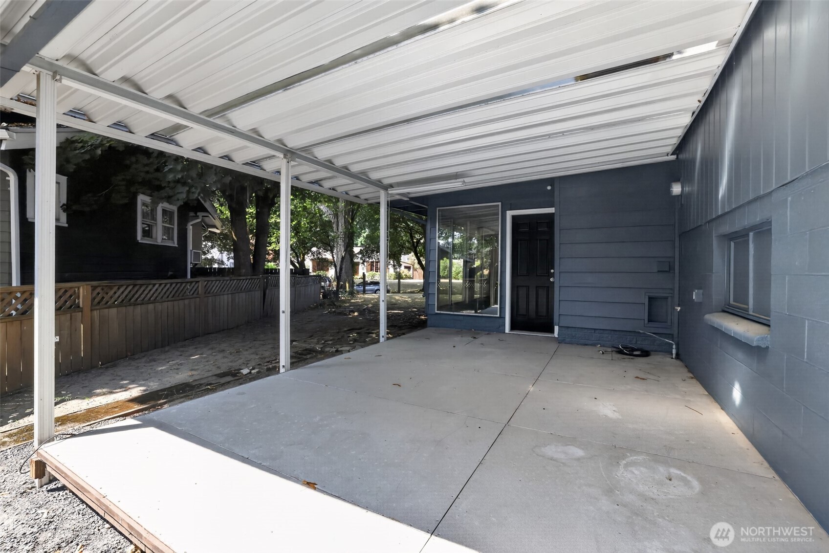 2025 Olympia Way Property Photo 16