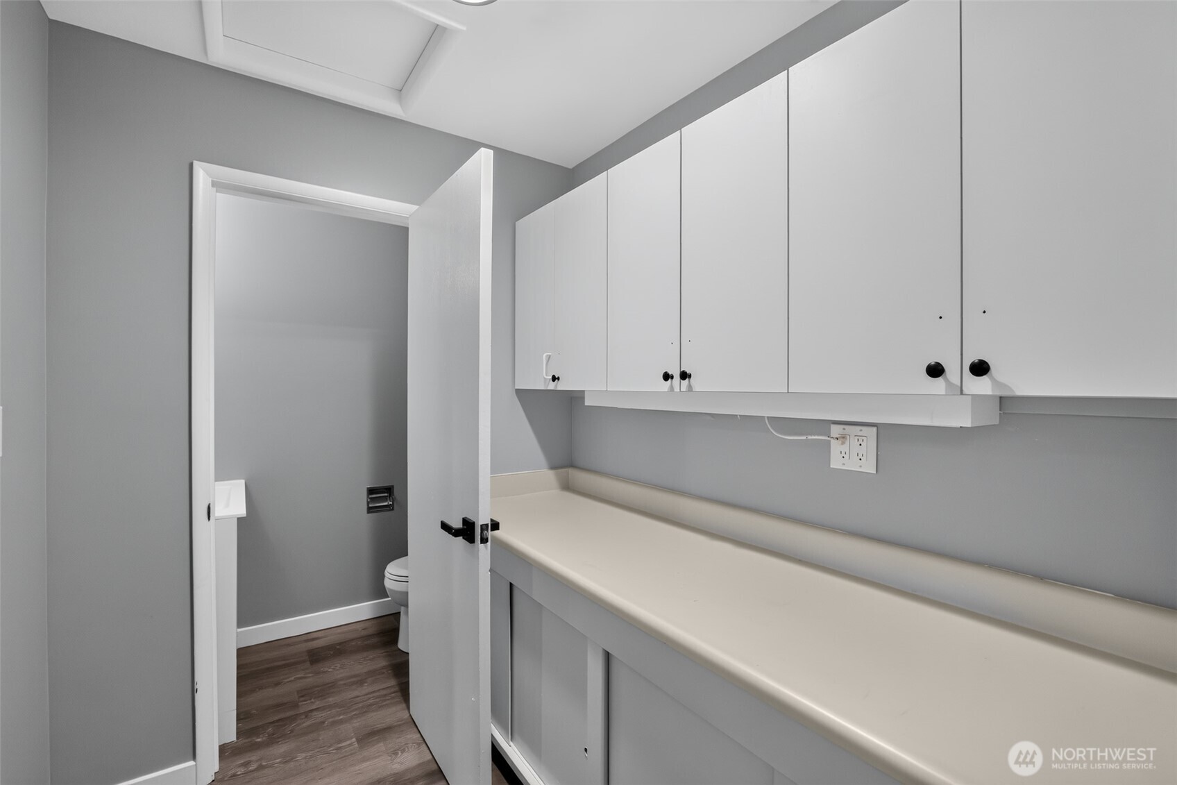 2025 Olympia Way Property Photo 28