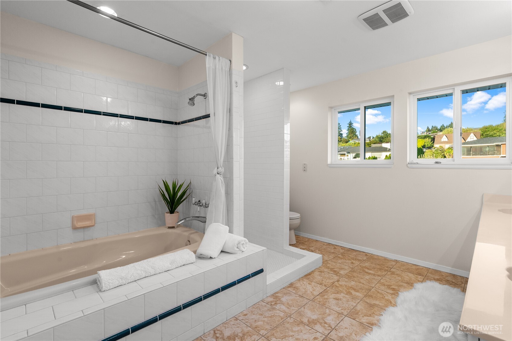 920 S Ventura Drive Property Photo 14