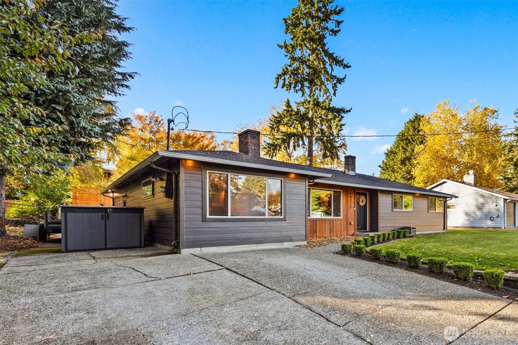 19217 4th Avenue Property Photo 4