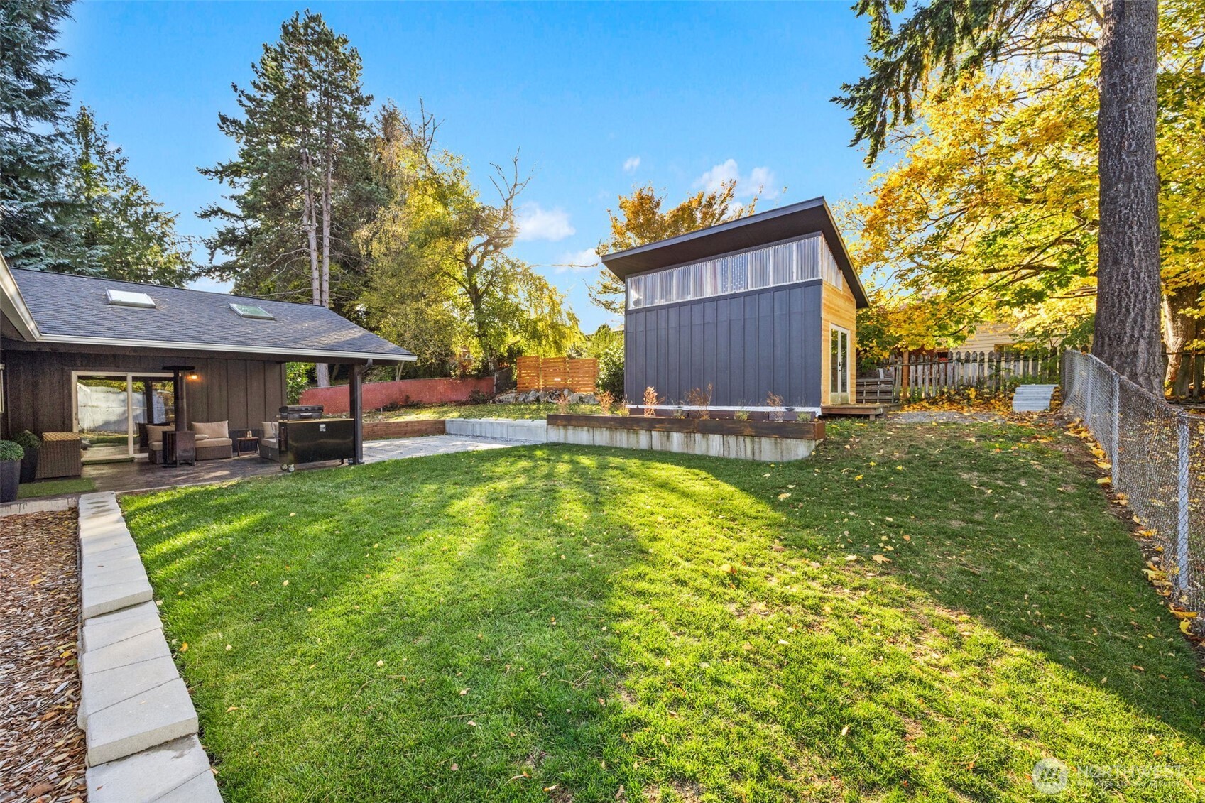 19217 4th Avenue Property Photo 29