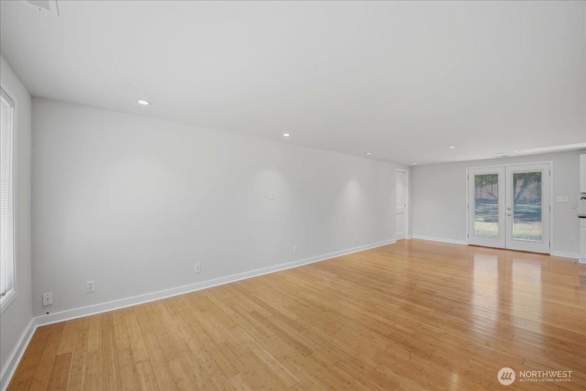 5603 240th Street Property Photo 7