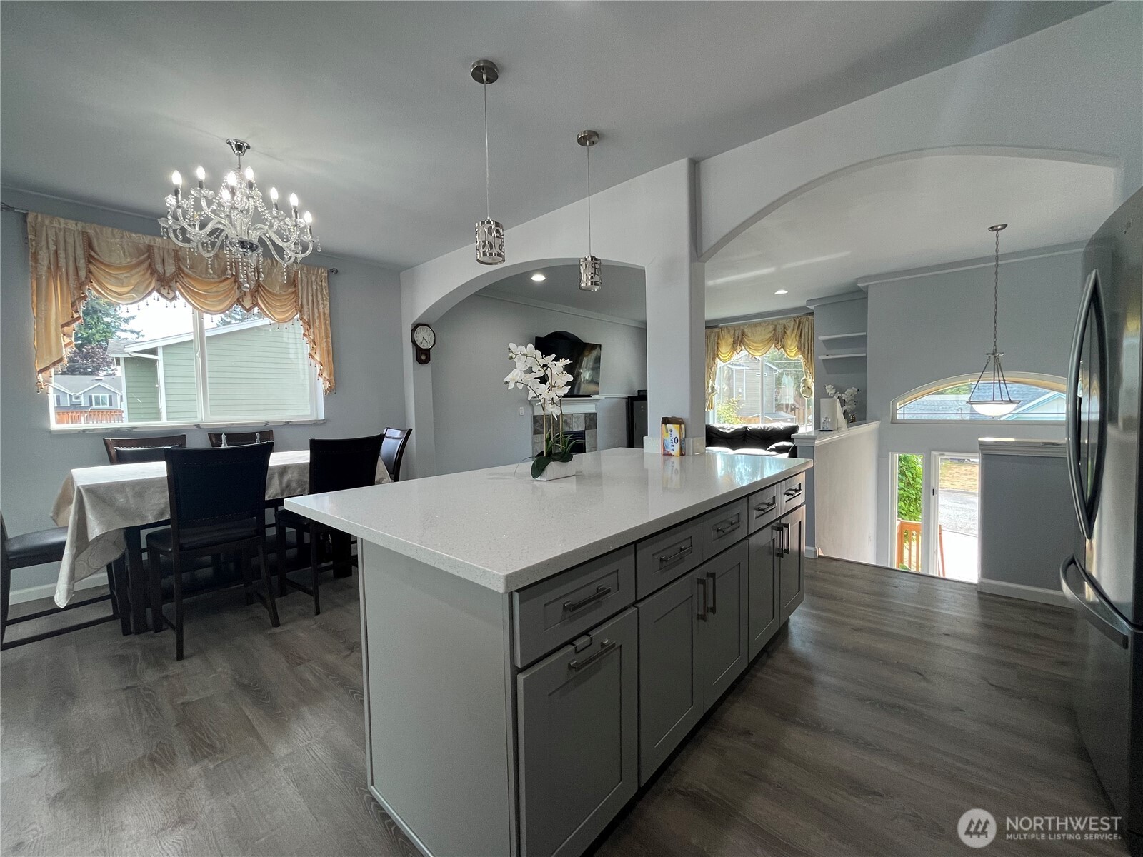 18120 5th Avenue Property Photo 5