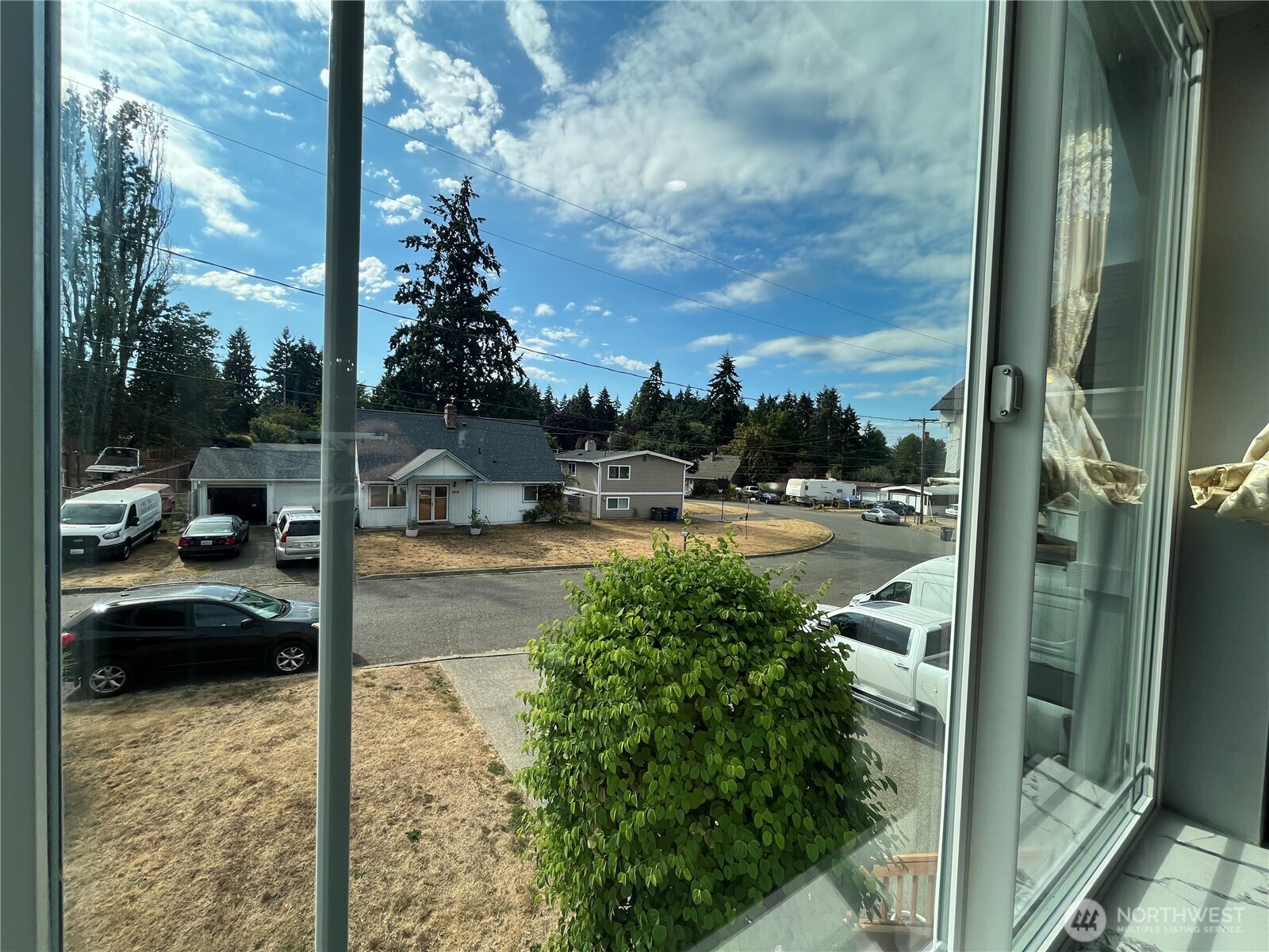 18120 5th Avenue Property Photo 8