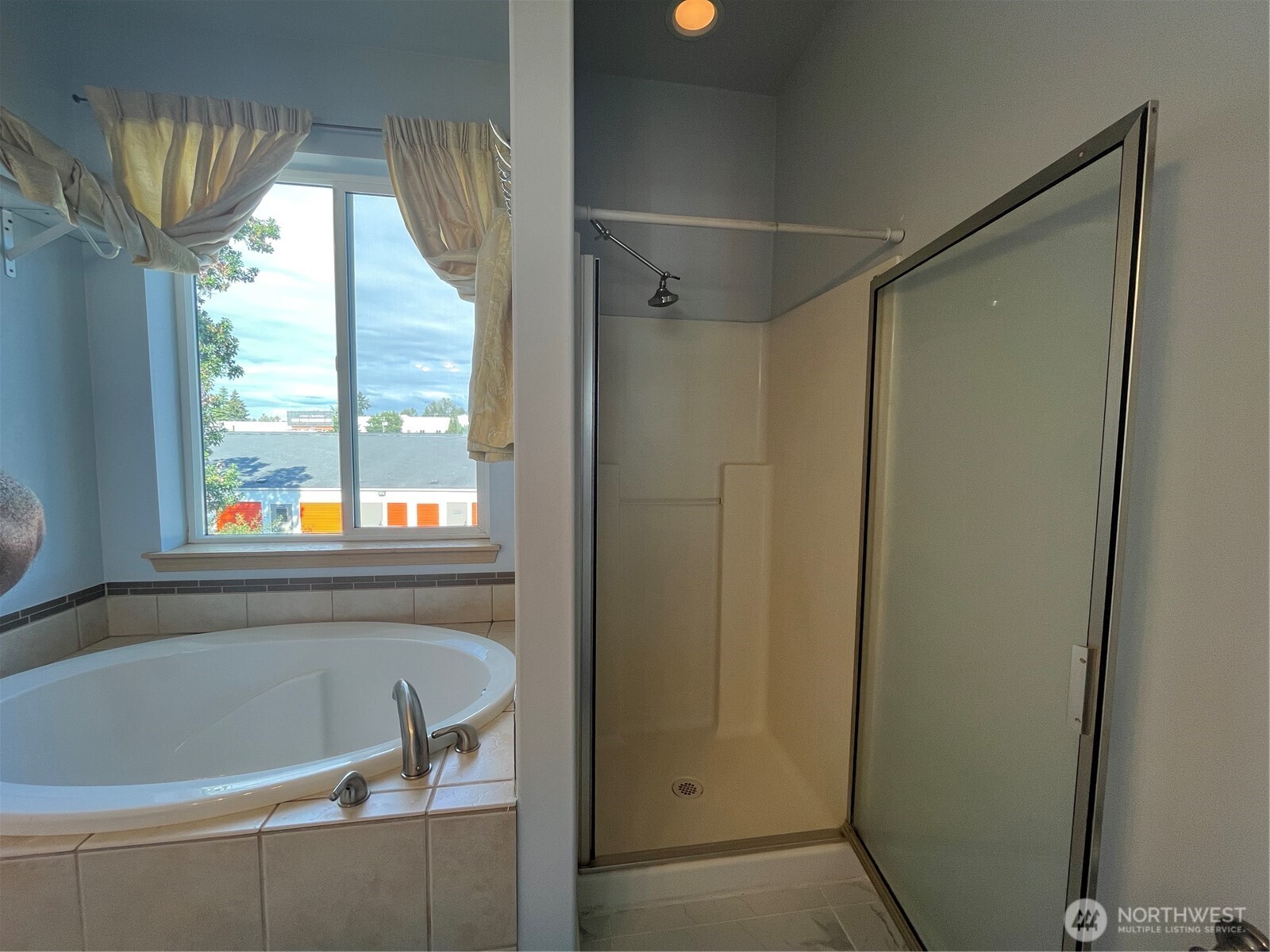 18120 5th Avenue Property Photo 17