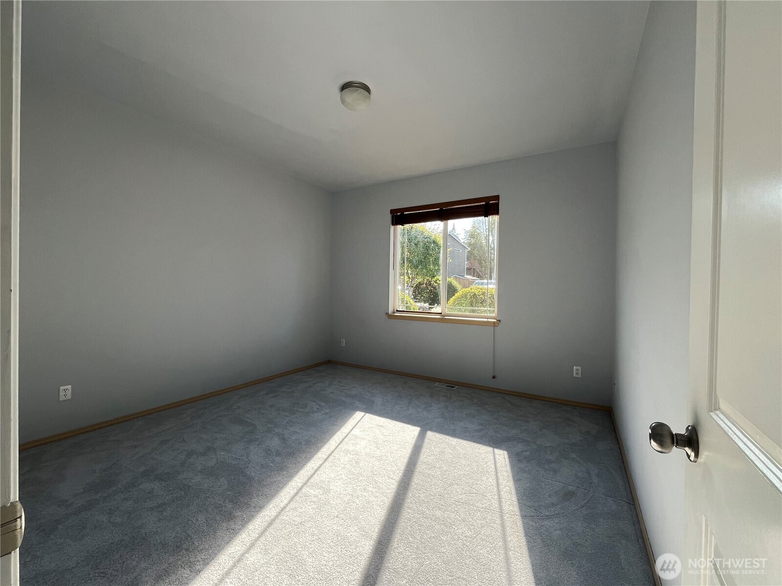18120 5th Avenue Property Photo 27