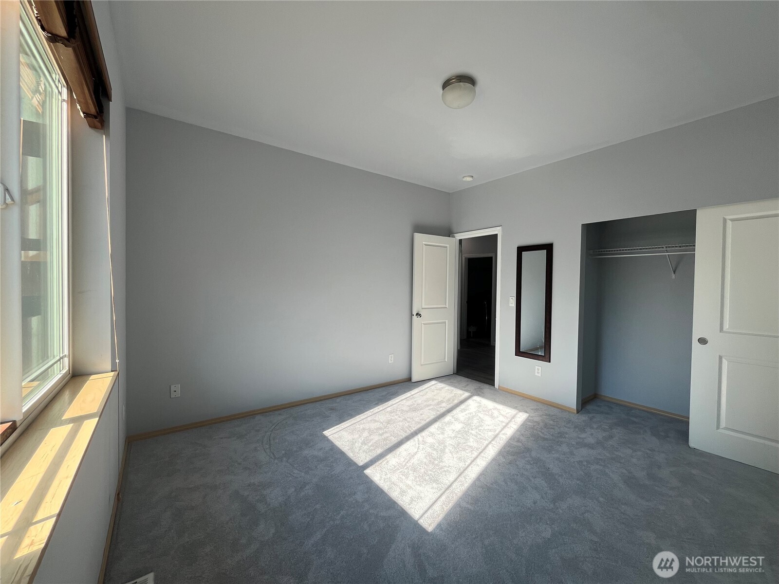 18120 5th Avenue Property Photo 28