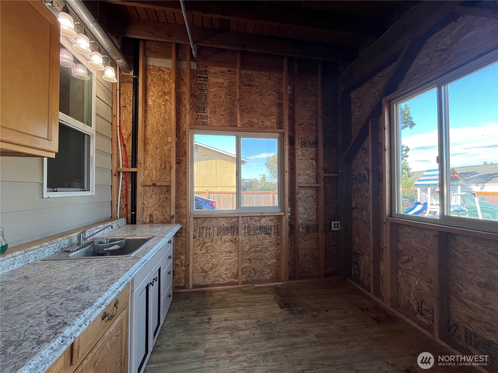 18120 5th Avenue Property Photo 31