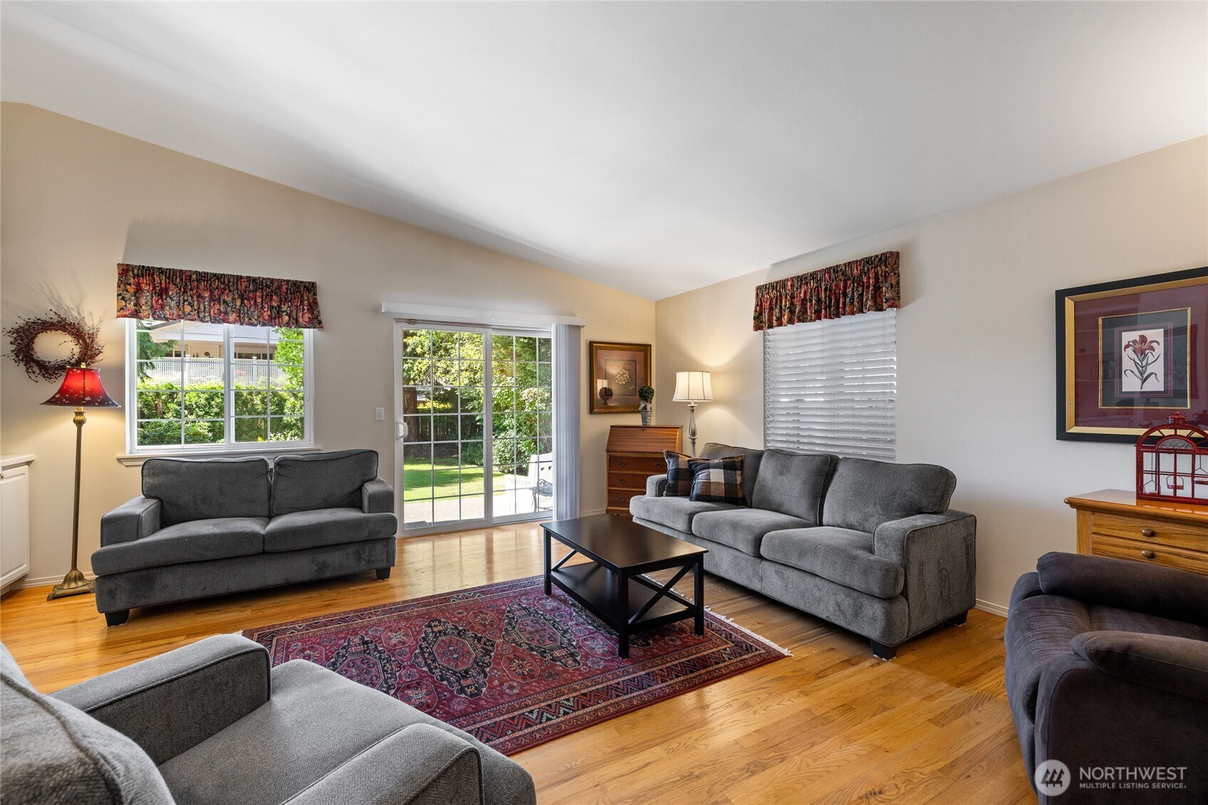 2208 N Villard Street Property Photo 10