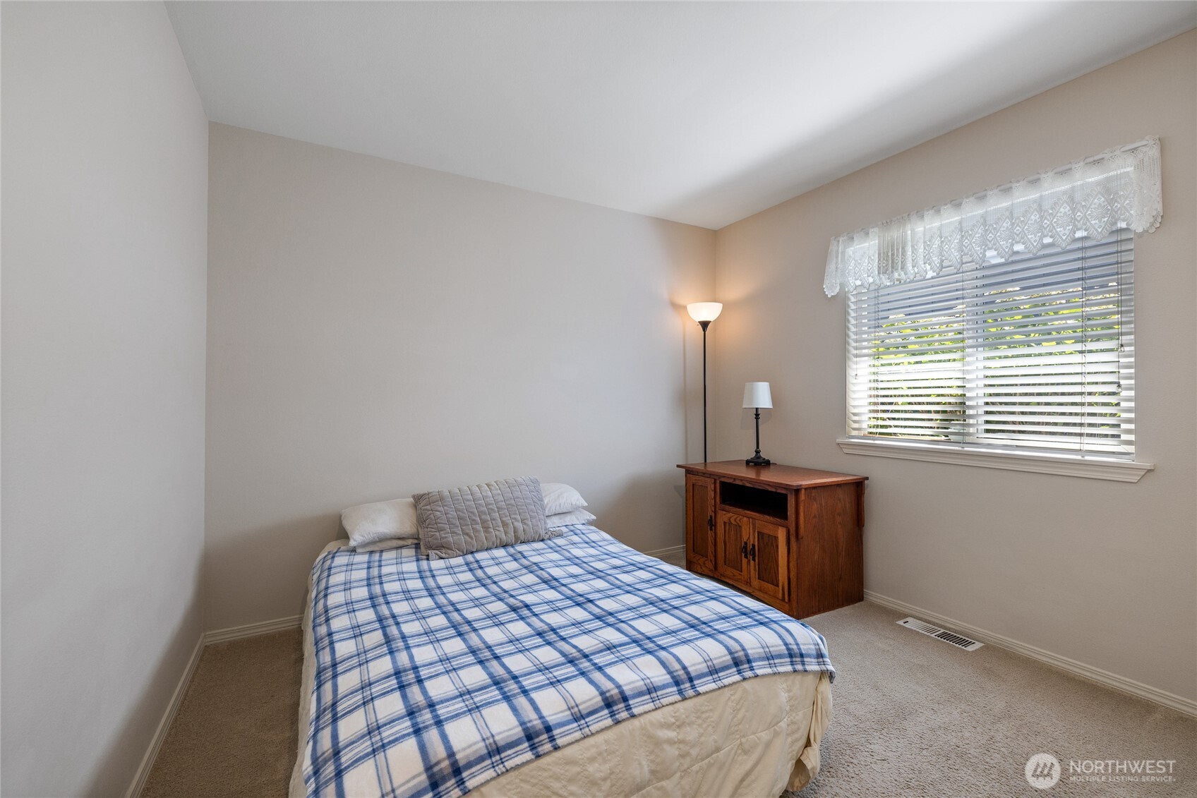 2208 N Villard Street Property Photo 25