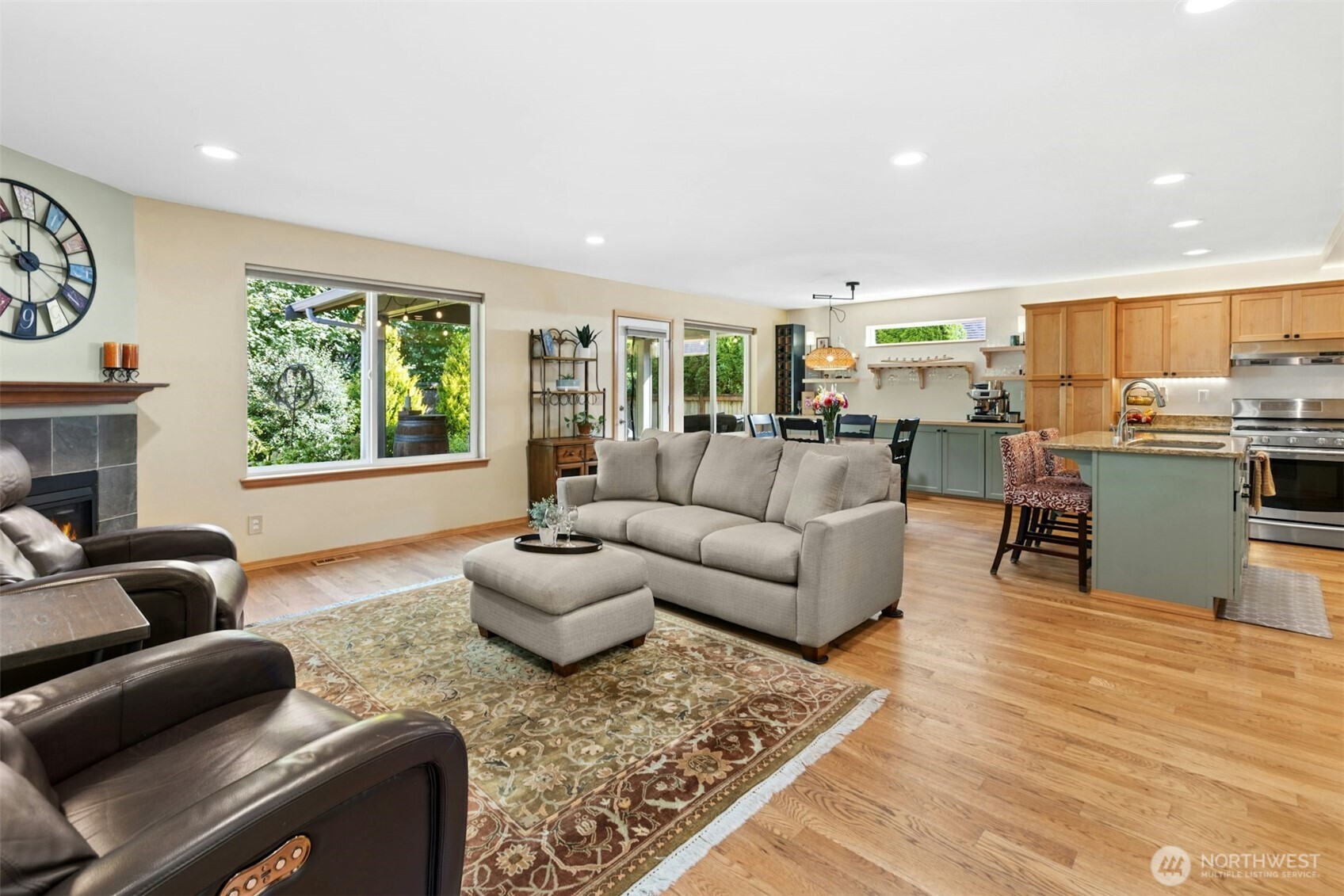 19561 143rd Place Property Photo 7