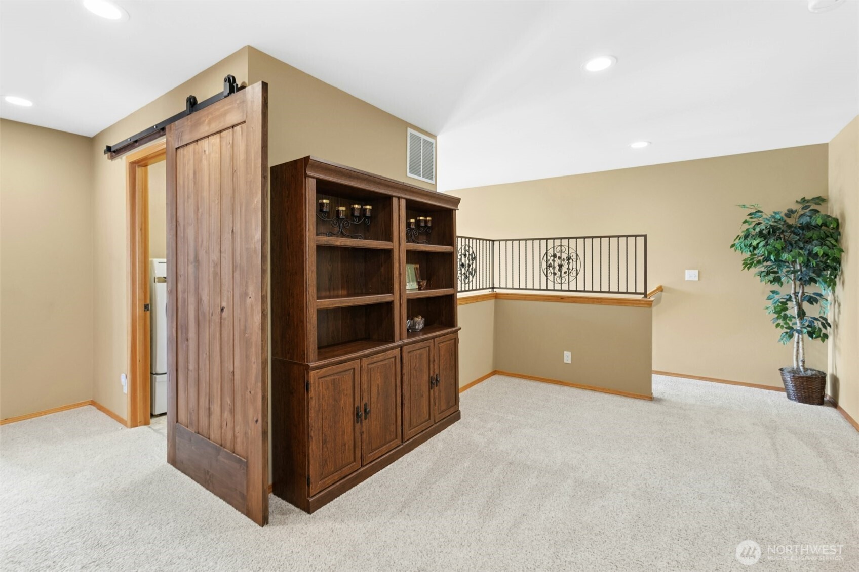 19561 143rd Place Property Photo 24