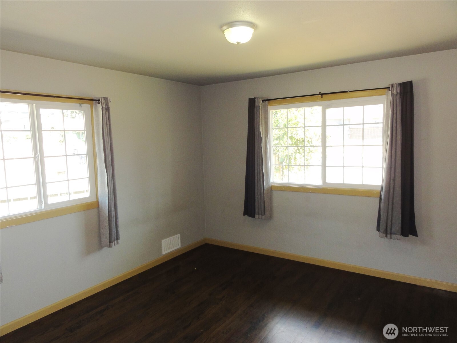 1101 S 72nd Street Property Photo 14