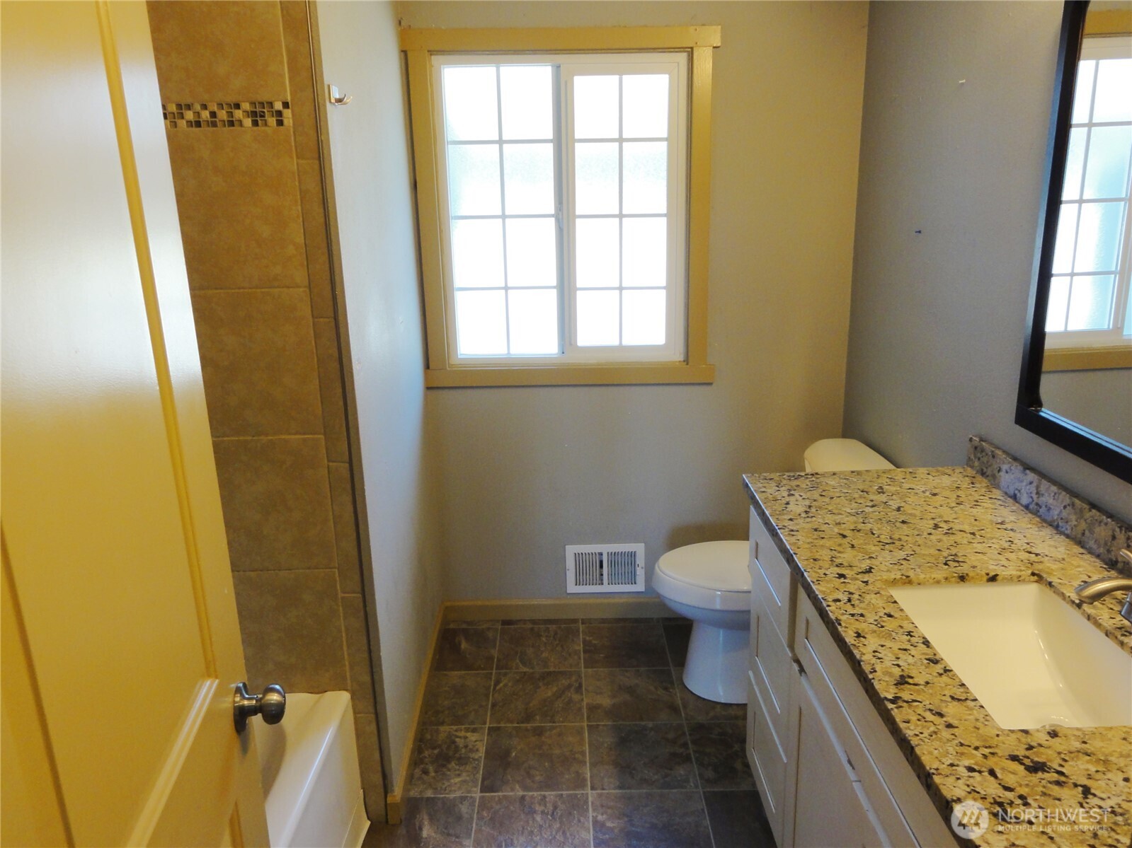 1101 S 72nd Street Property Photo 15
