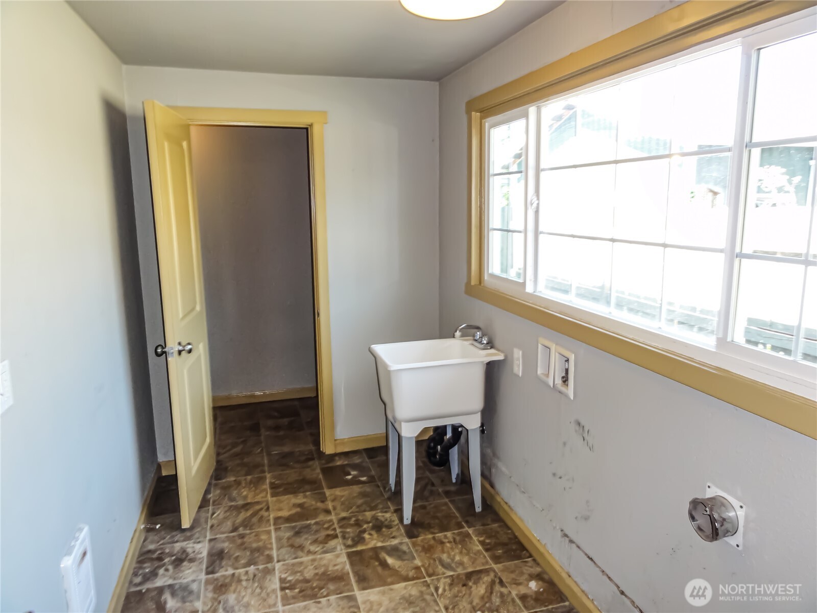 1101 S 72nd Street Property Photo 16