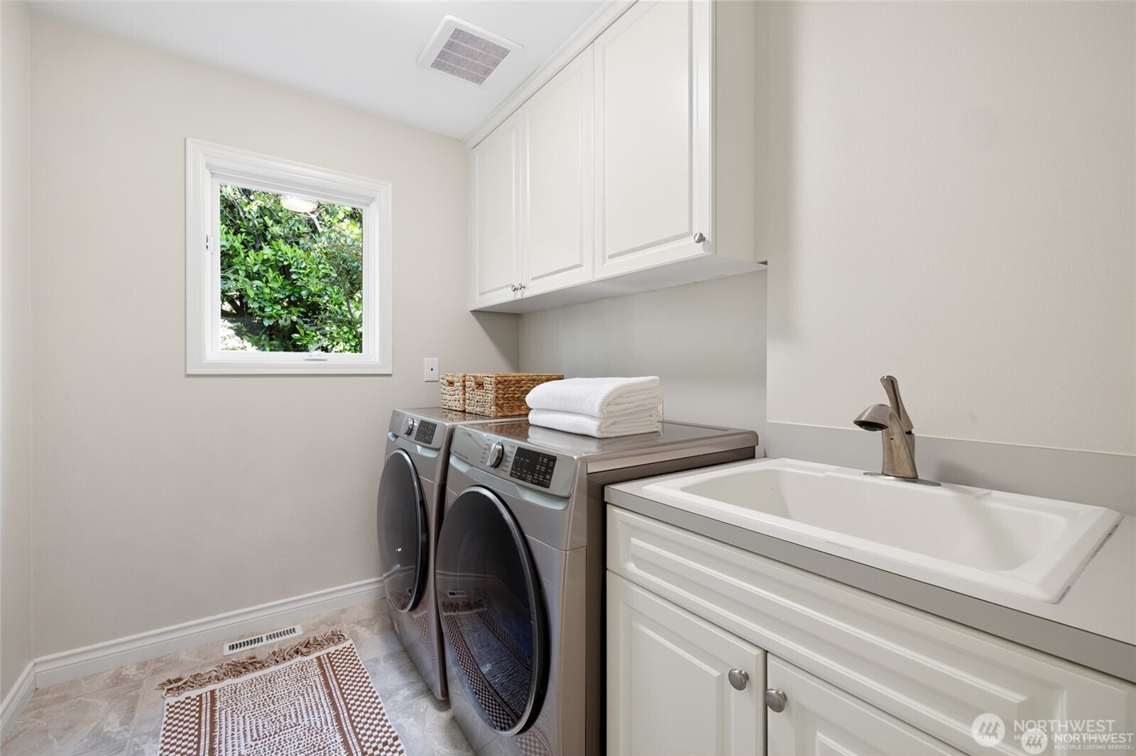 8144 W Mercer Way Property Photo 28