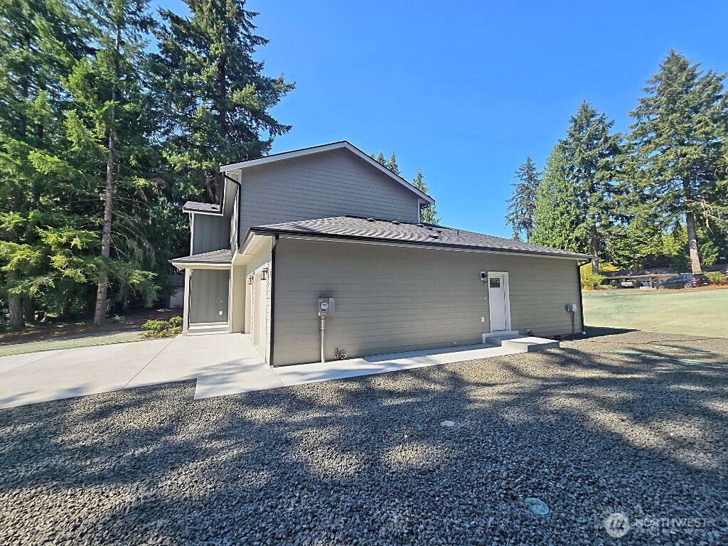4502 Ridgewood Court Property Photo 3