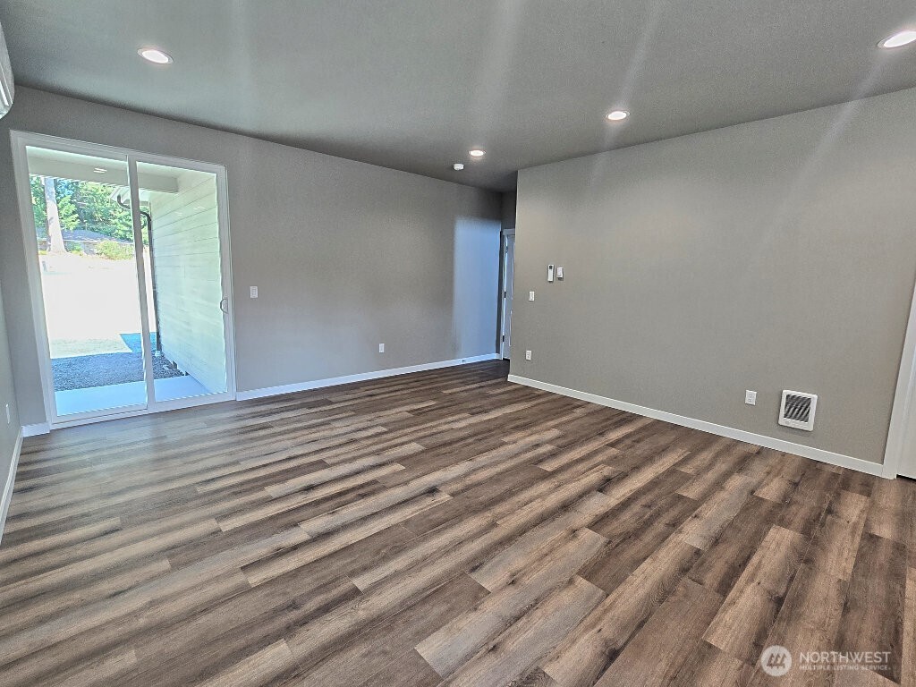4502 Ridgewood Court Property Photo 12