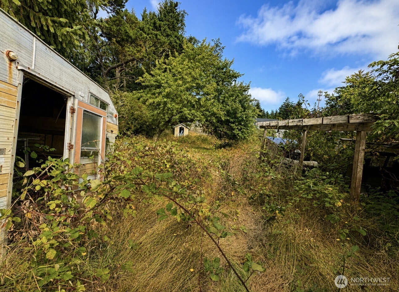 27302 W Street Property Photo 16