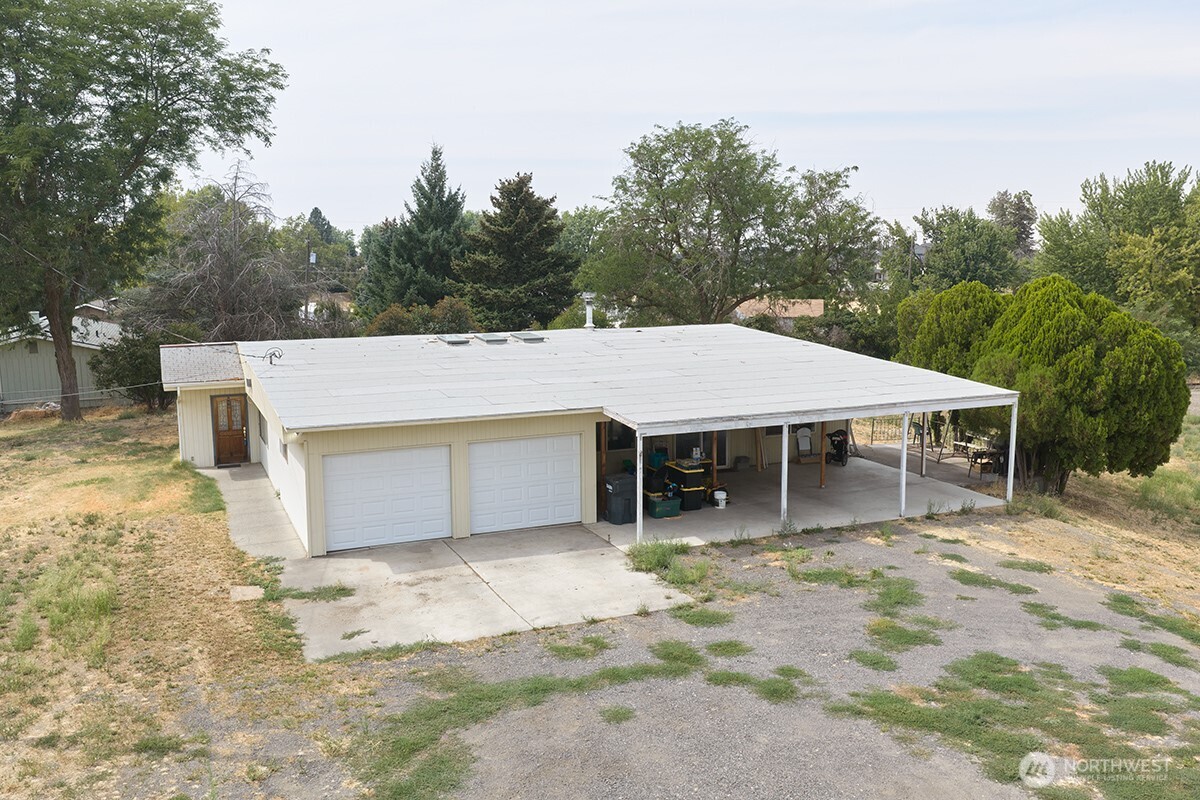 850 Brickner Property Photo 1