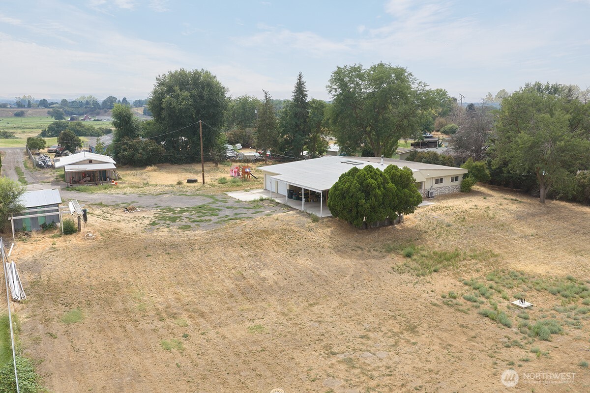 850 Brickner Property Photo 23