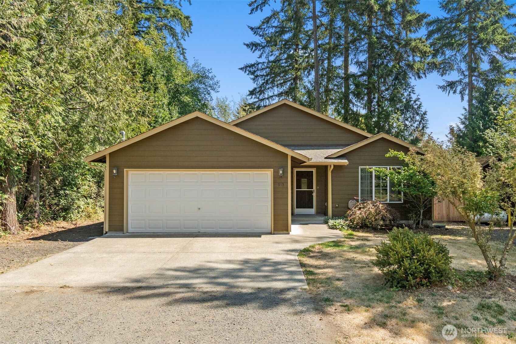 90 E Park Loop Property Photo 1