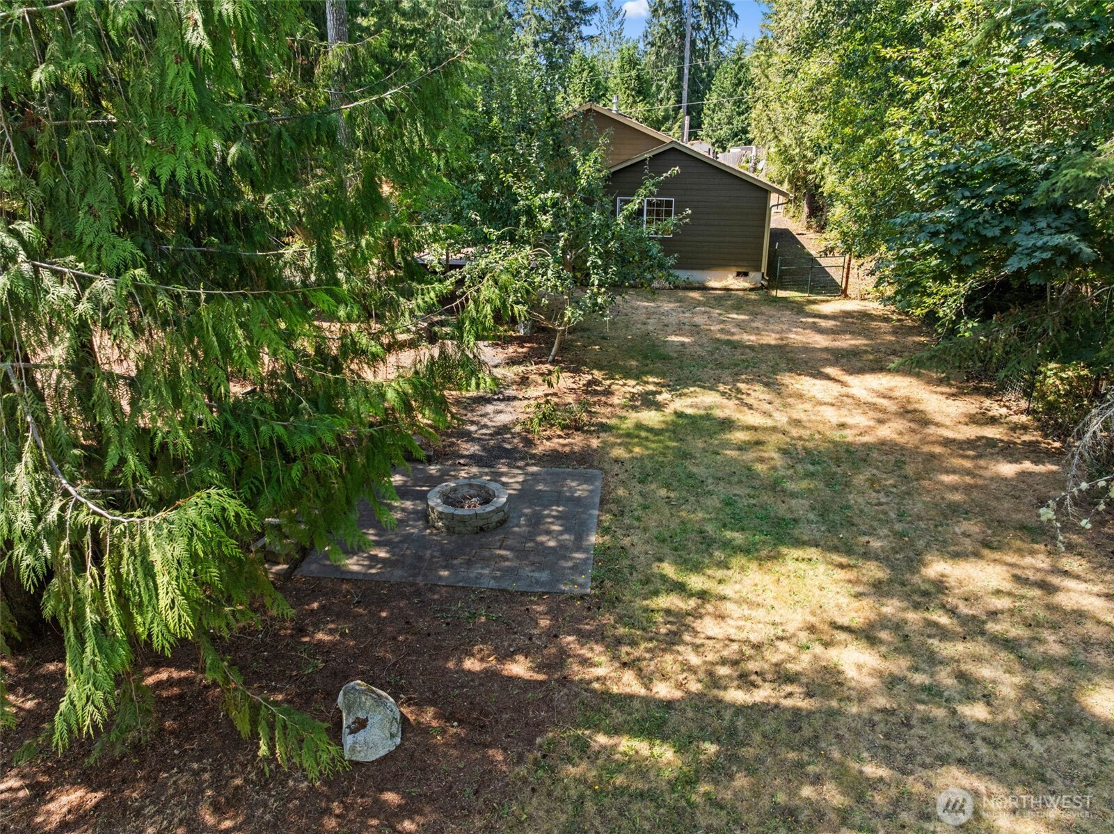 90 E Park Loop Property Photo 6