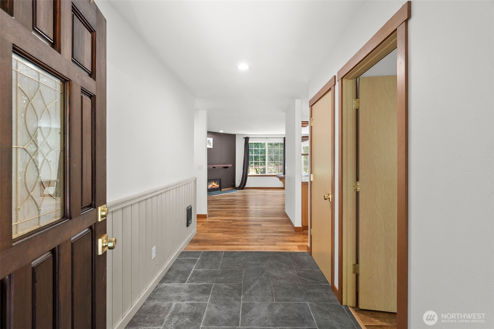 90 E Park Loop Property Photo 7