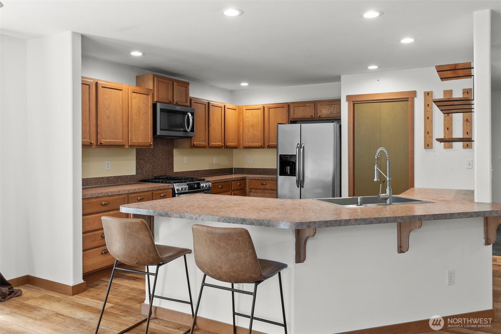 90 E Park Loop Property Photo 12