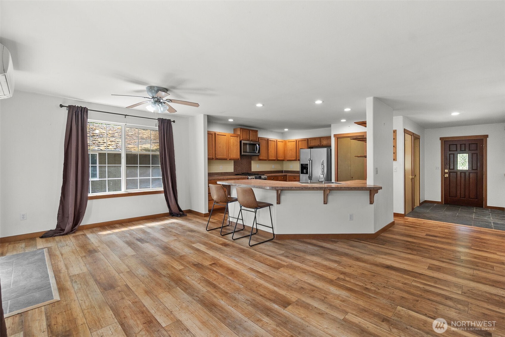 90 E Park Loop Property Photo 13