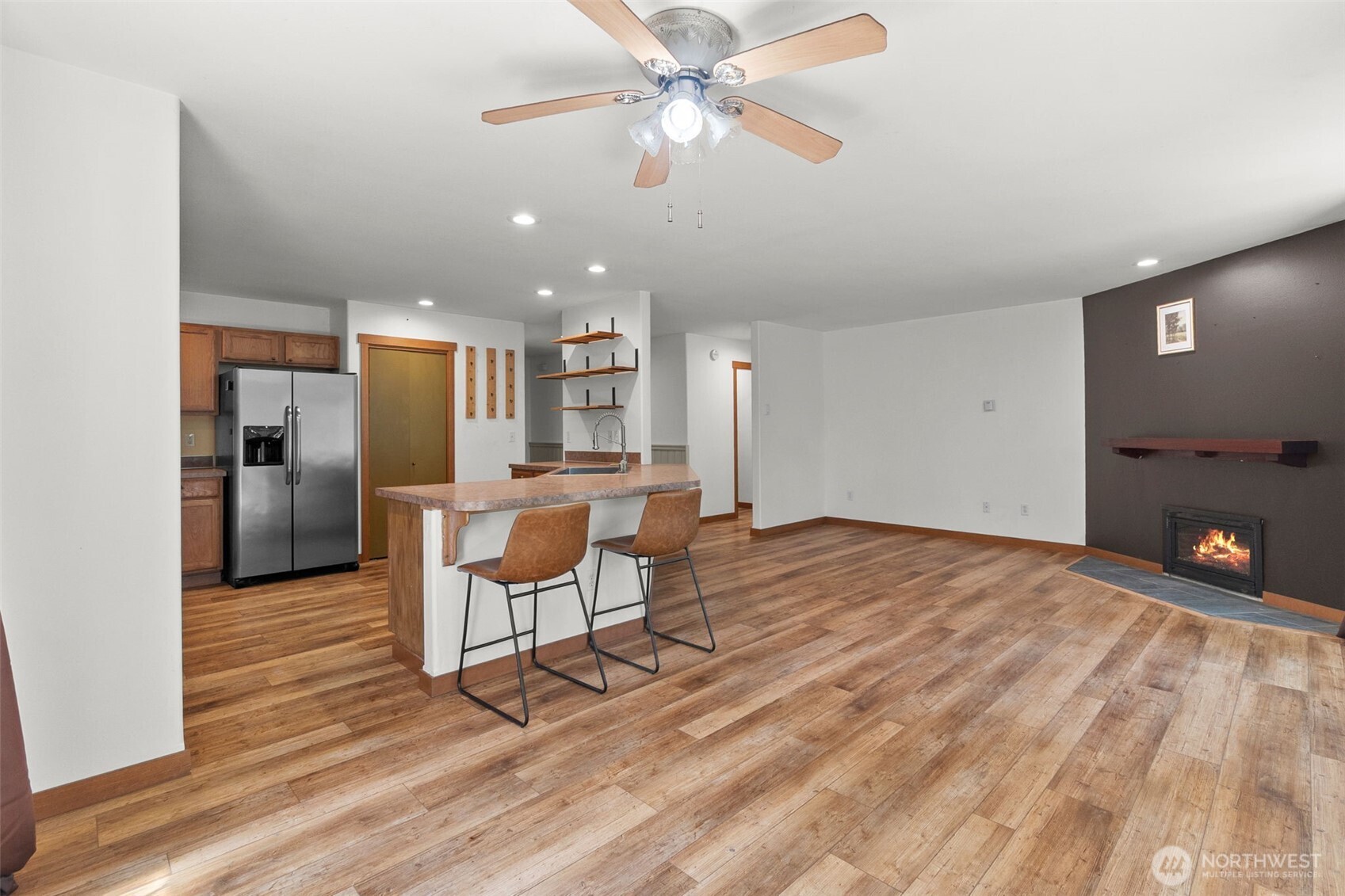 90 E Park Loop Property Photo 14