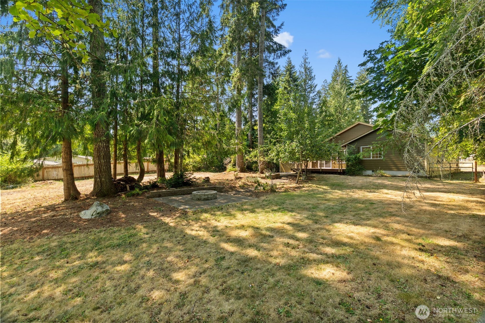 90 E Park Loop Property Photo 37