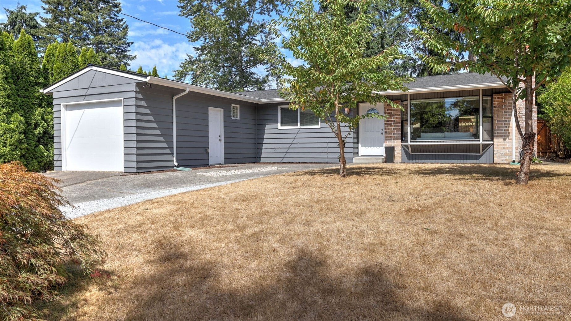 1411 211th Place Property Photo 2