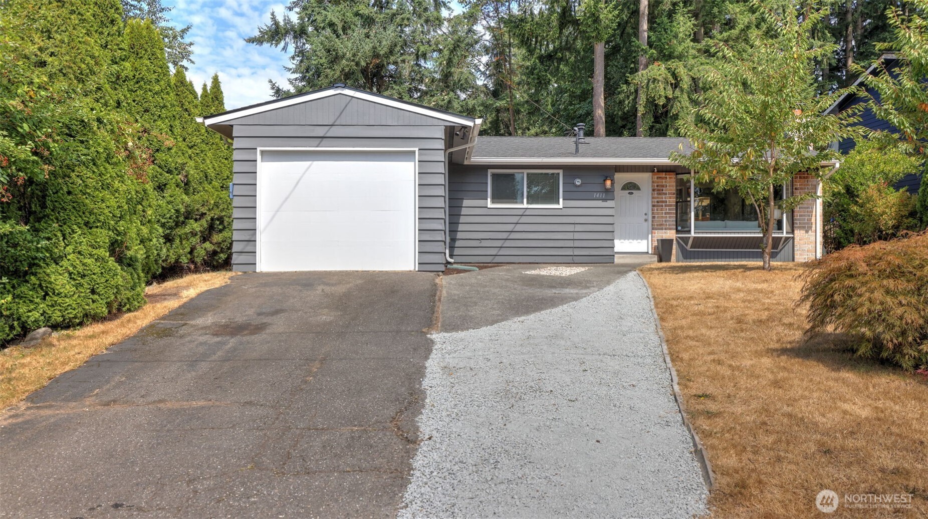 1411 211th Place Property Photo 3