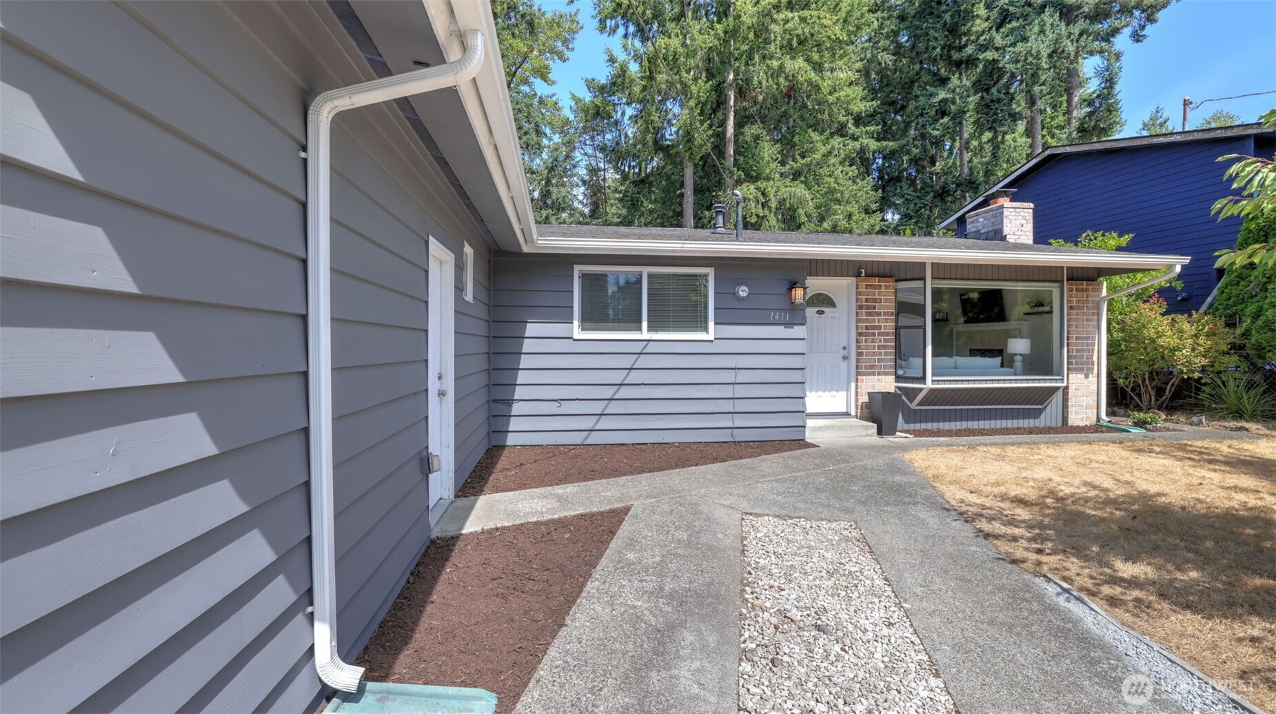 1411 211th Place Property Photo 4