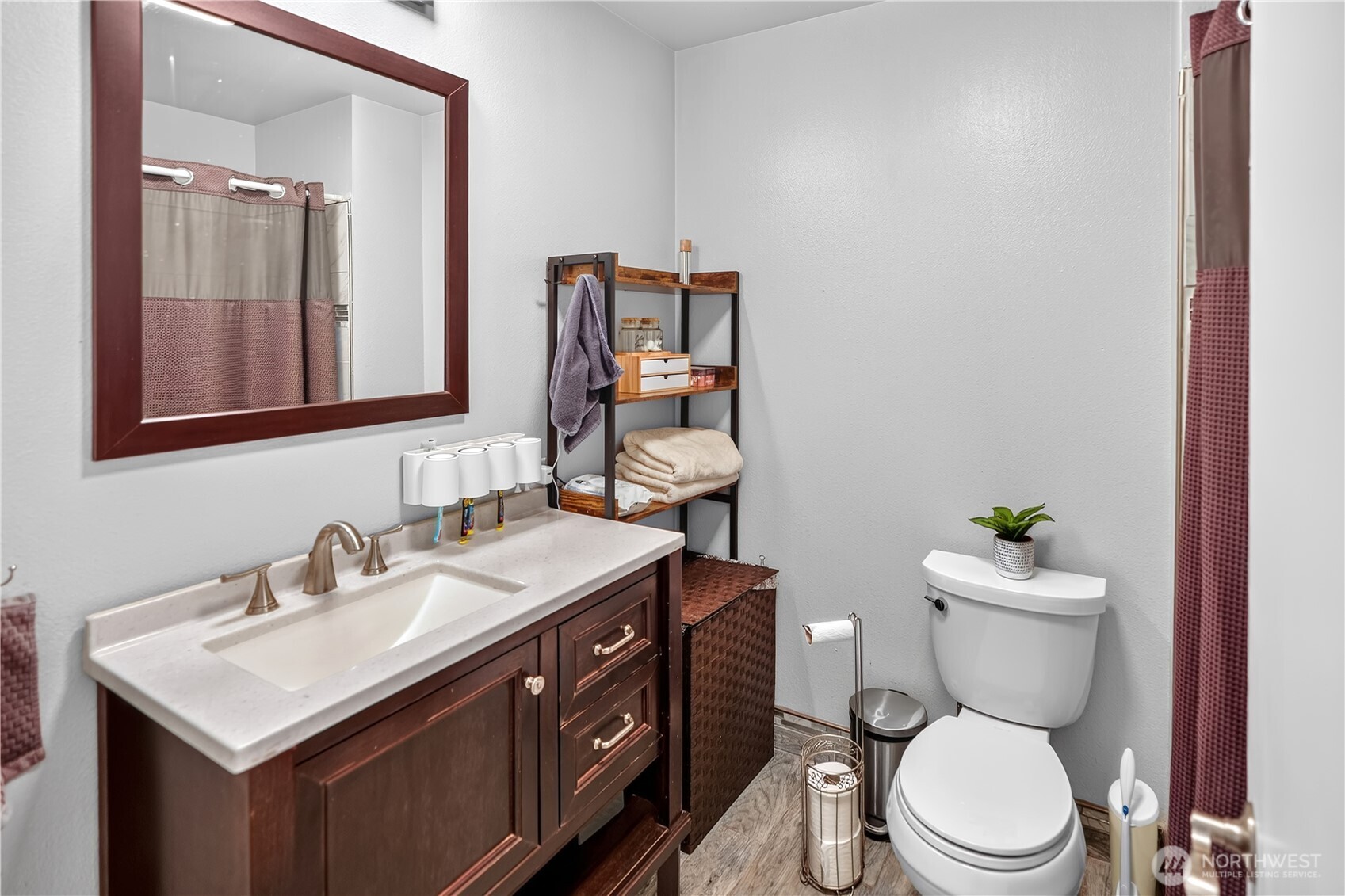8831 Ne Hillcrest Drive Property Photo 22