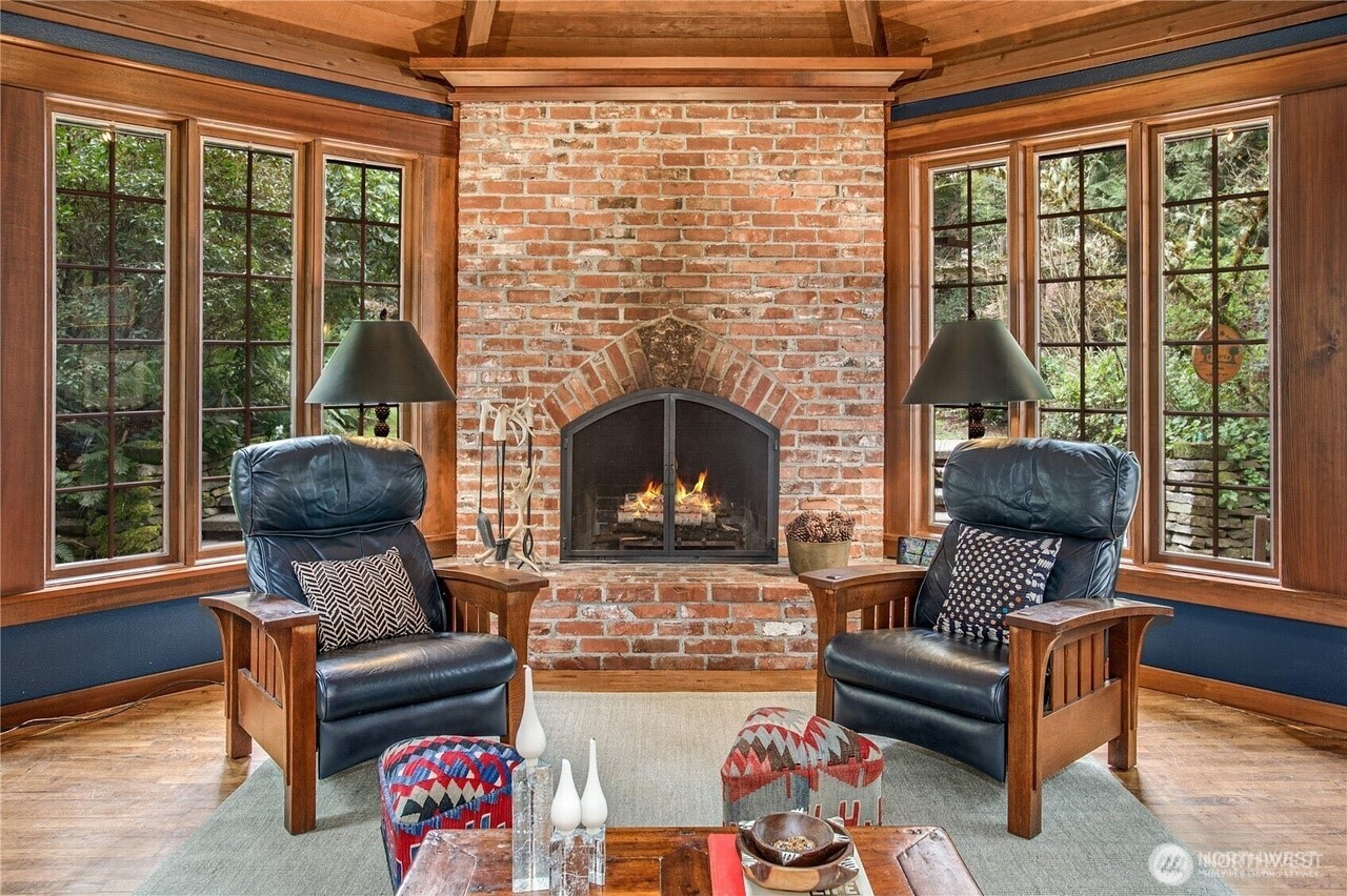 1815 102nd Place Property Photo 3