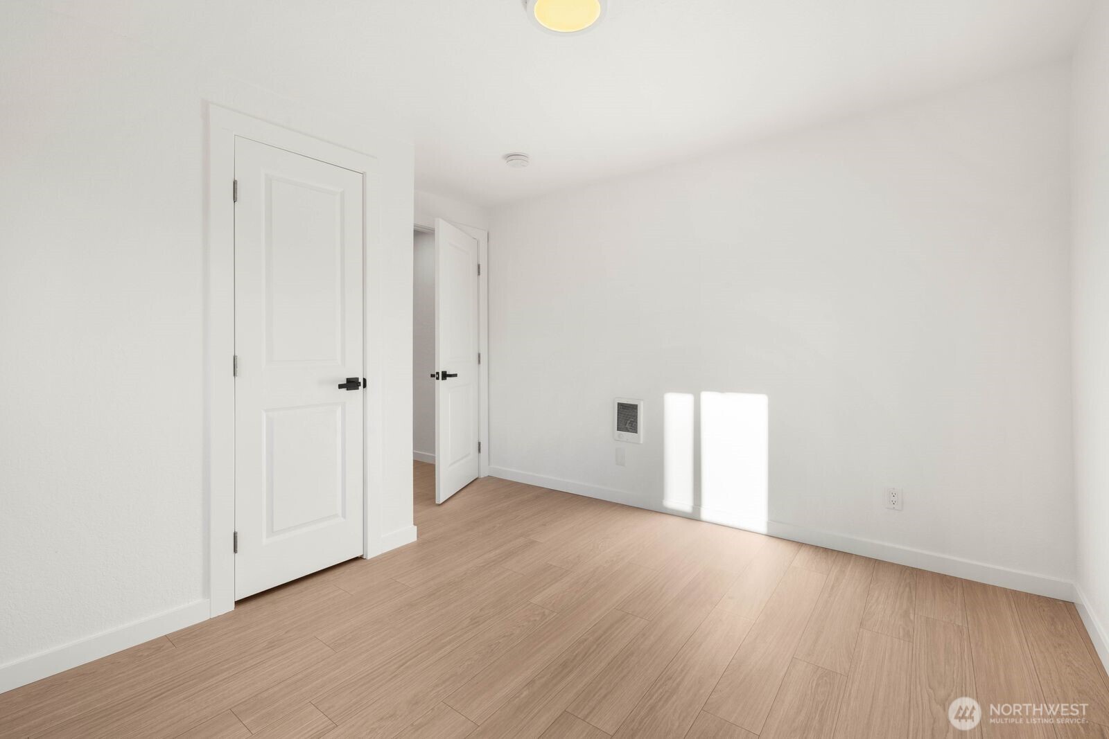 221 2nd Avenue Property Photo 20