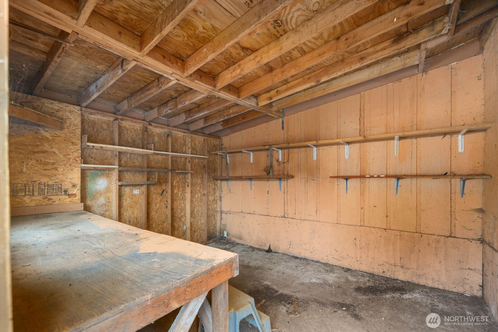 221 2nd Avenue Property Photo 33