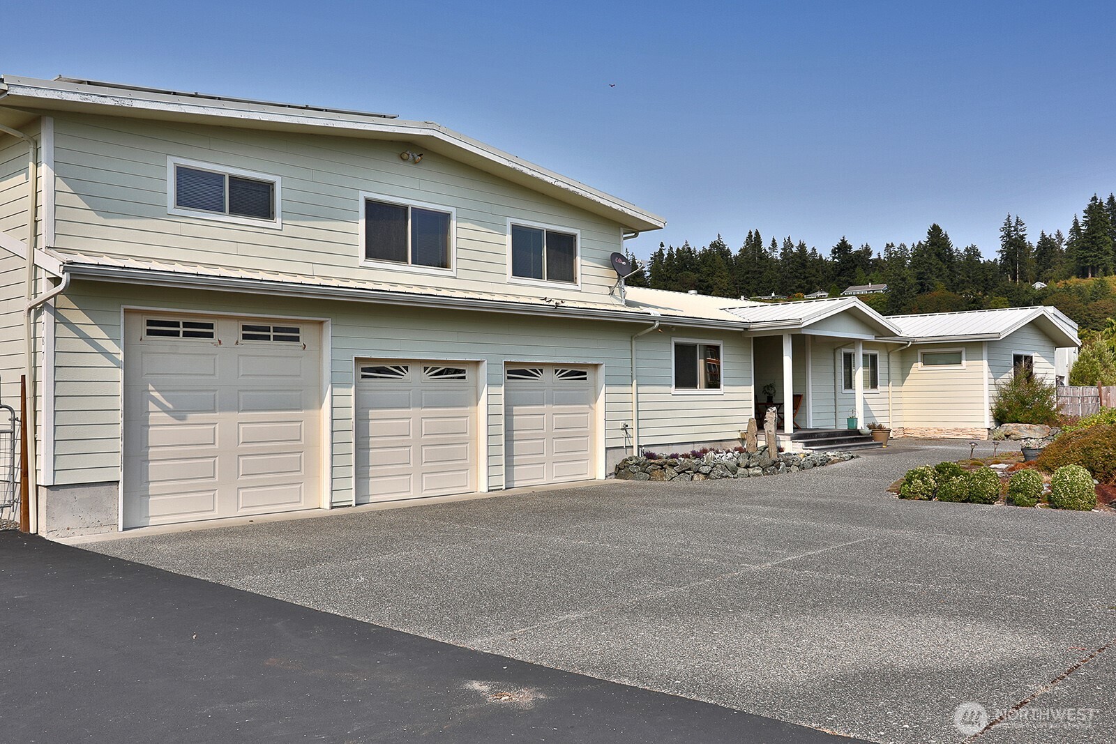 3787 Oceanside Drive Property Photo 5