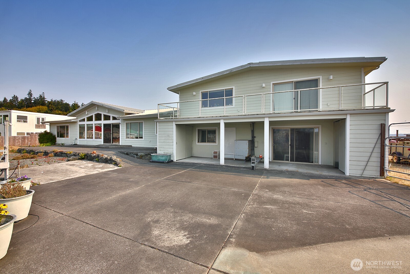 3787 Oceanside Drive Property Photo 8