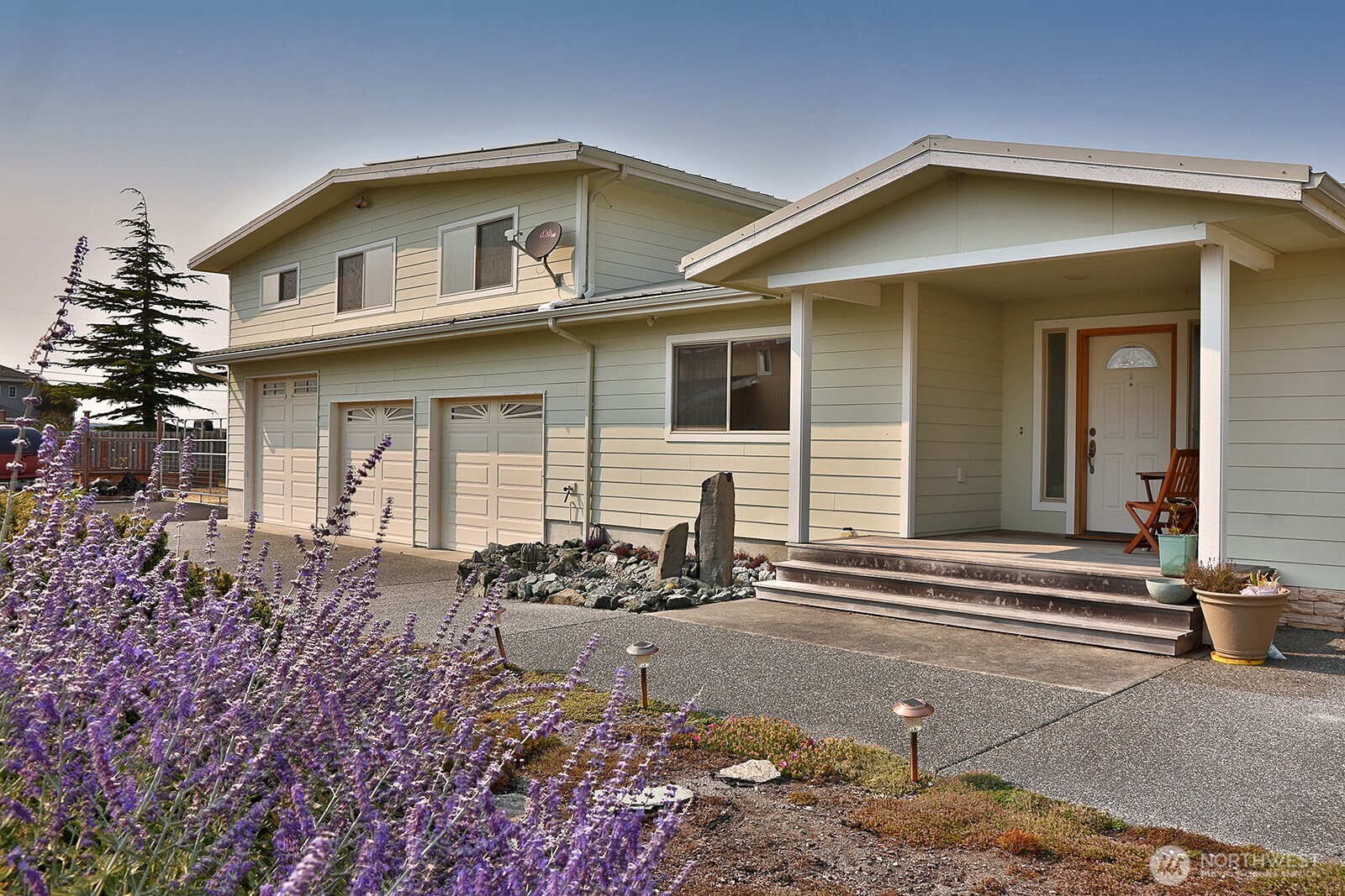 3787 Oceanside Drive Property Photo 9