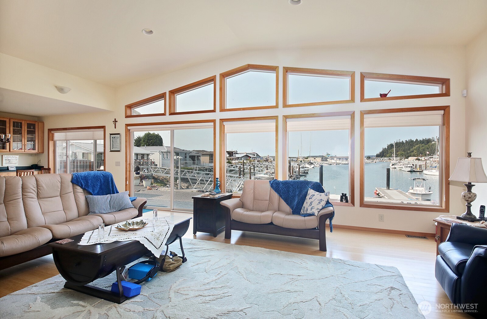 3787 Oceanside Drive Property Photo 11