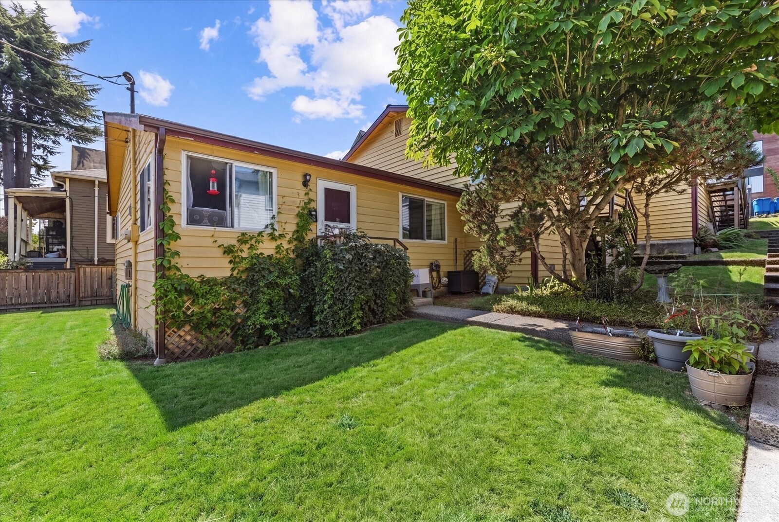 125 27th Avenue Property Photo 3