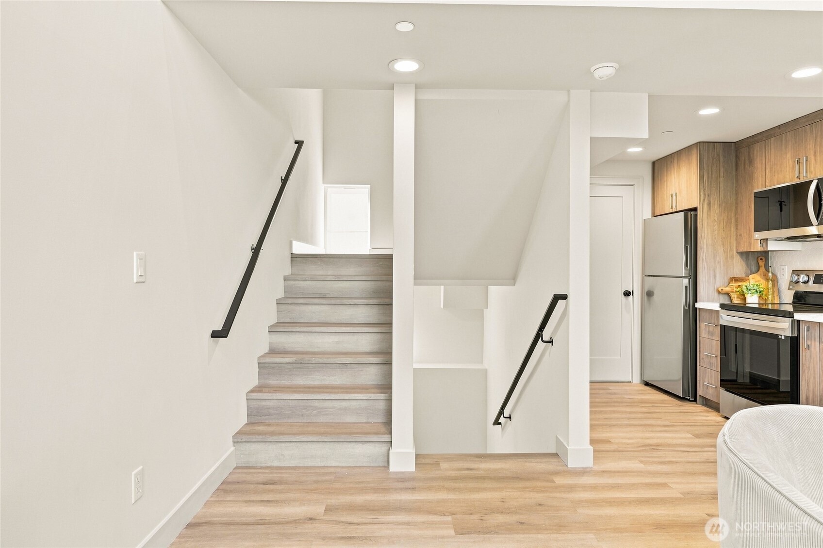 6945 Ellis Avenue Property Photo 14